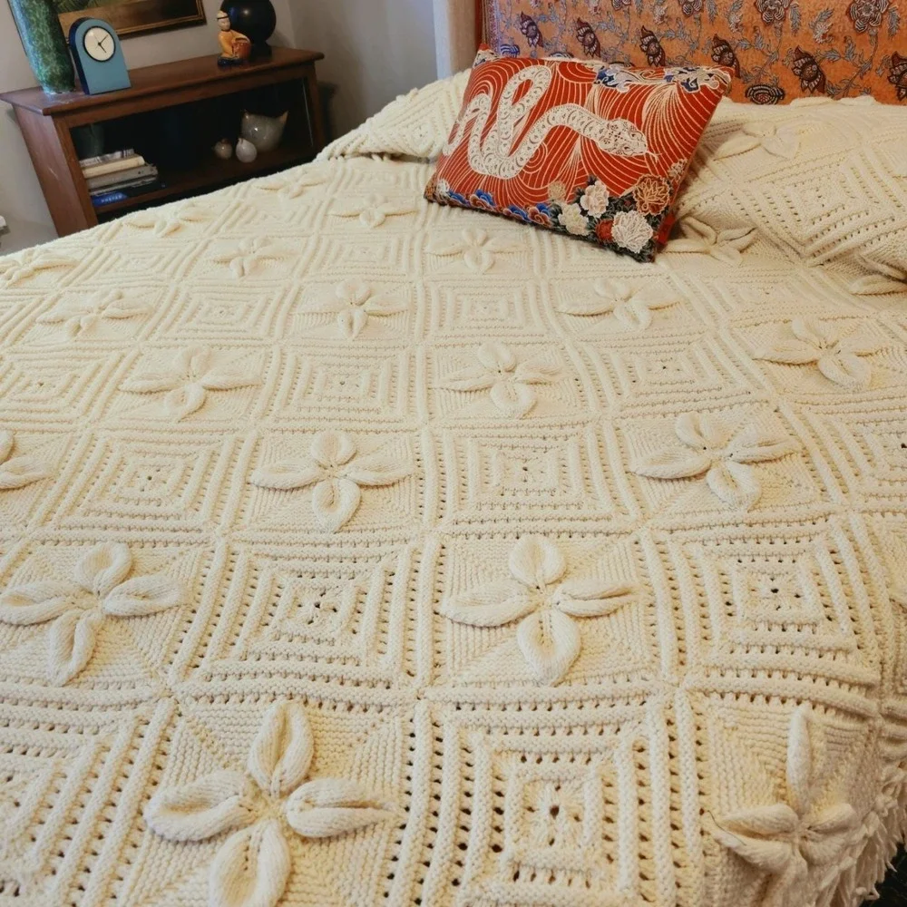 1970s HandKnit 3-D Cream Afghan Bedspread MCM BOHO Cottage Full Queen Pristine